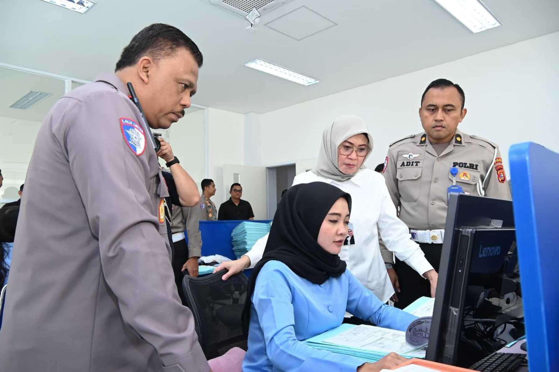 Jasa Raharja dan Korlantas Polri Cek Langsung Proses Pelayanan BPKB.