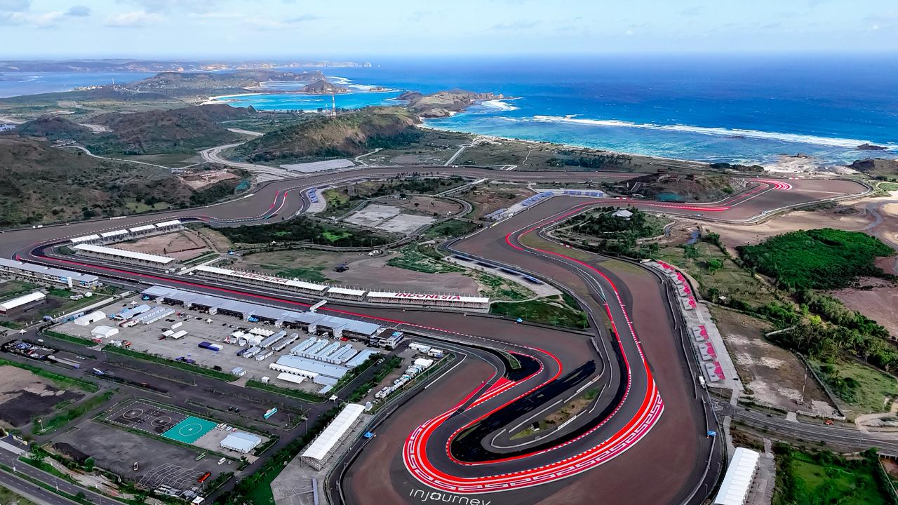 PLN Gelar Forum Mandalika 2025 Bahas Transisi Energi Bersih.