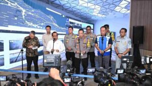 Jasa Raharja Perkuat Sinergi Pengamanan Arus Balik Idul Fitri 2026 Lewat Pemantauan Bersama di Jasamarga Tollroad Command Center.