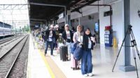 Jasa Raharja Berangkatkan Ribuan Pemudik dari Stasiun Pasar Senen Jakarta melalui Program Mudik Gratis BUMN 2026.
