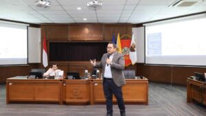 Harwan Muldidarmawan Paparkan Peran Compliance dan Ethics sebagai Kunci Keberlanjutan Organisasi di UGM.