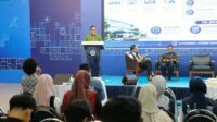 Direktur Utama PT Jasa Raharja (Persero), Muhammad Awaluddin, menyampaikan pemaparan dalam sesi panel “AI Mobility & Transportation Ecosystems” pada AI Indonesia Initiative Forum (AIIF) 2026 di Aula Timur Institut Teknologi Bandung.